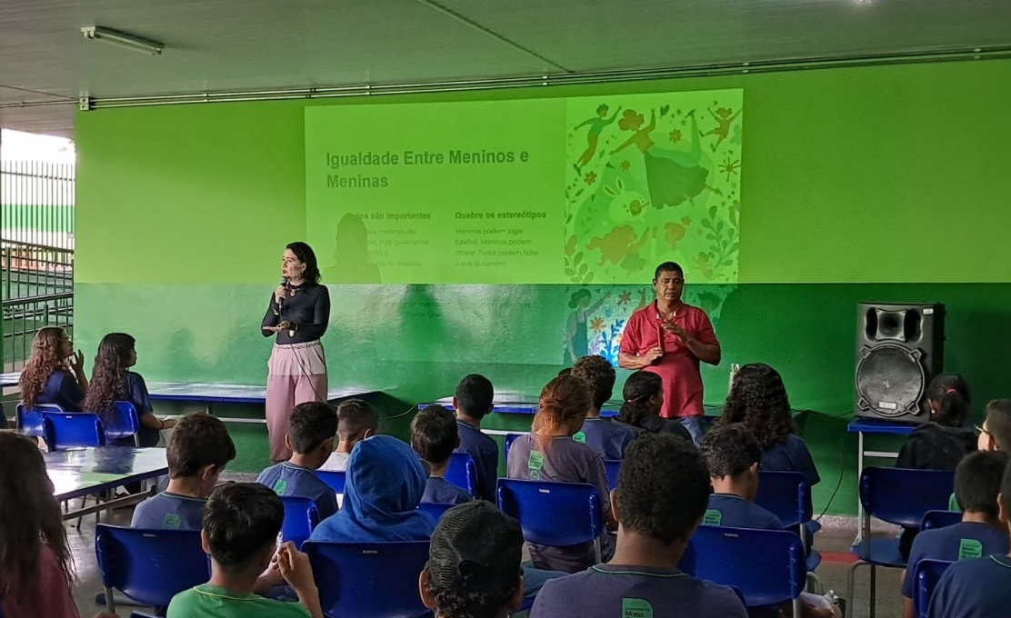 Jaraguari/MS Promove Ação Educativa em Escolas para Celebrar os Direitos das M...