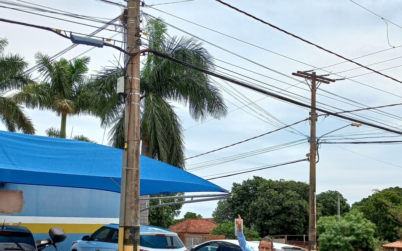 PREFEITURA , EM NEGOCIAÇÃO COM A ENERGISA, INSTALA LUMINÁRIAS EM LEDS NA CIDADE